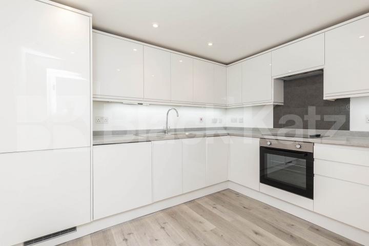 Newly refurbished 2 bed in a stunning period building mins to tube & heath Belsize Park Gardens, Hampstead - Belsize Park
